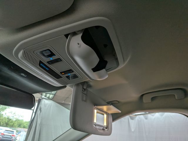 Certified 2025 Ford Explorer Active AWD/4WD image 33
