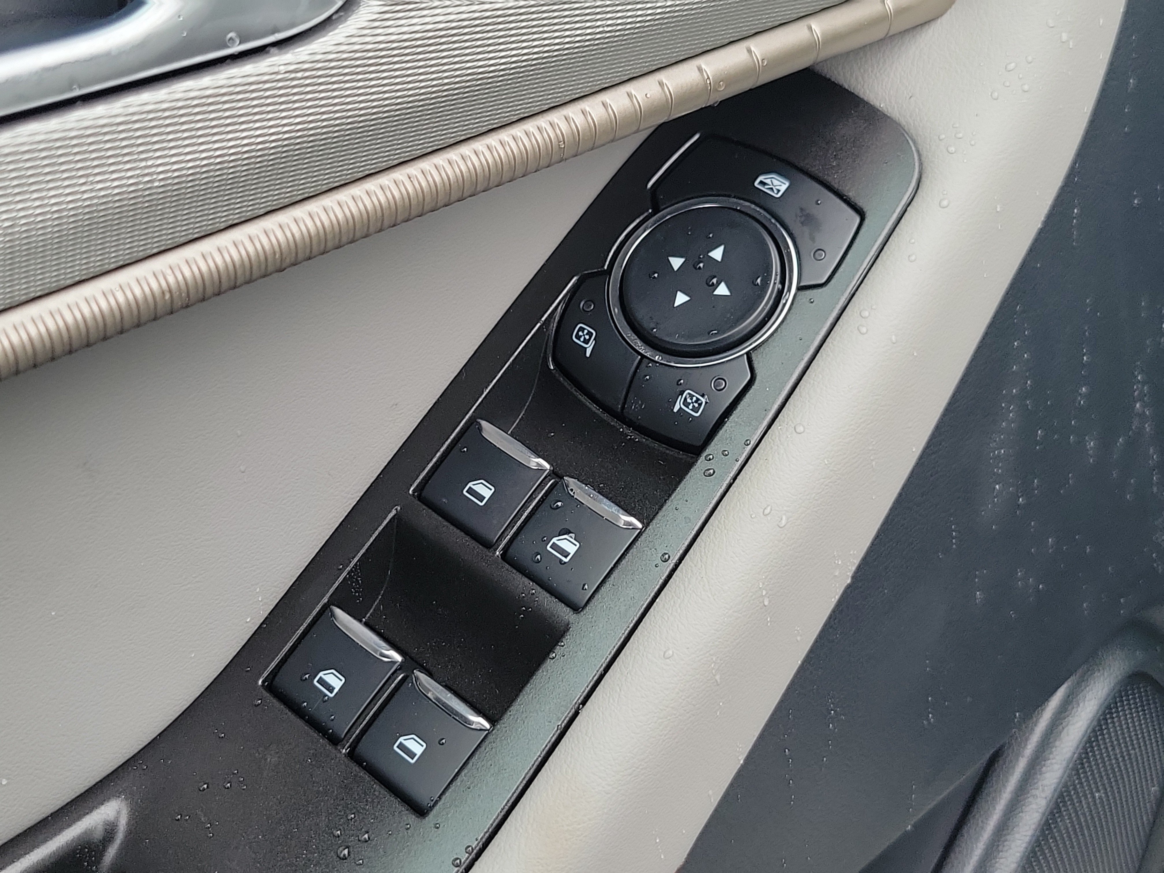 New 2026 Ford Explorer Active w/ Active Comfort Package RWD image 28