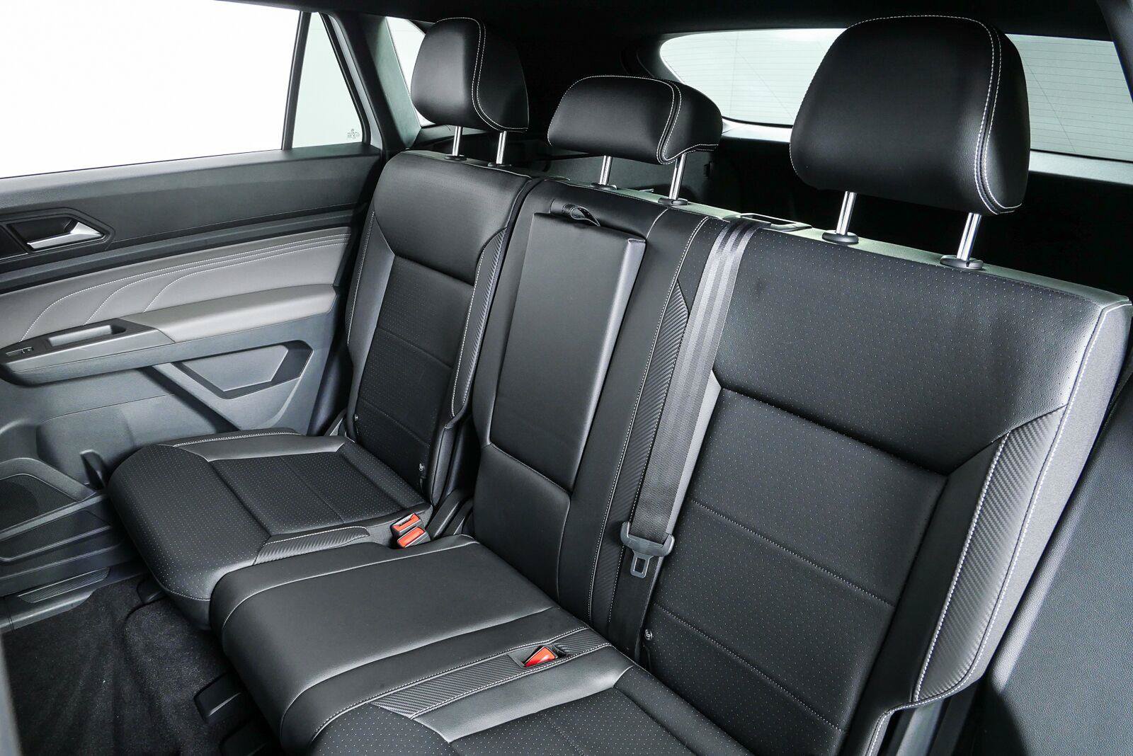 Certified 2023 Volkswagen Atlas Cross Sport SE AWD/4WD image 16