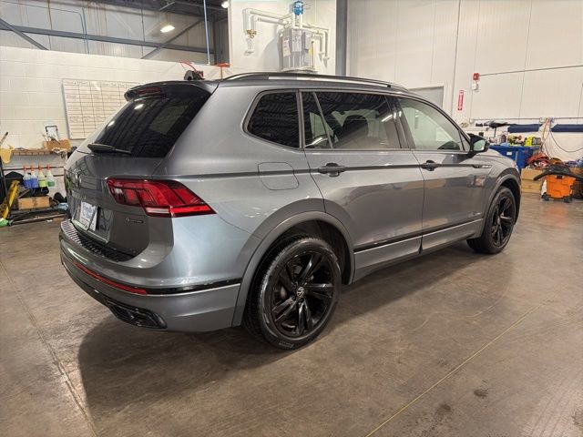 Used 2023 Volkswagen Tiguan SE R-Line AWD/4WD image 5