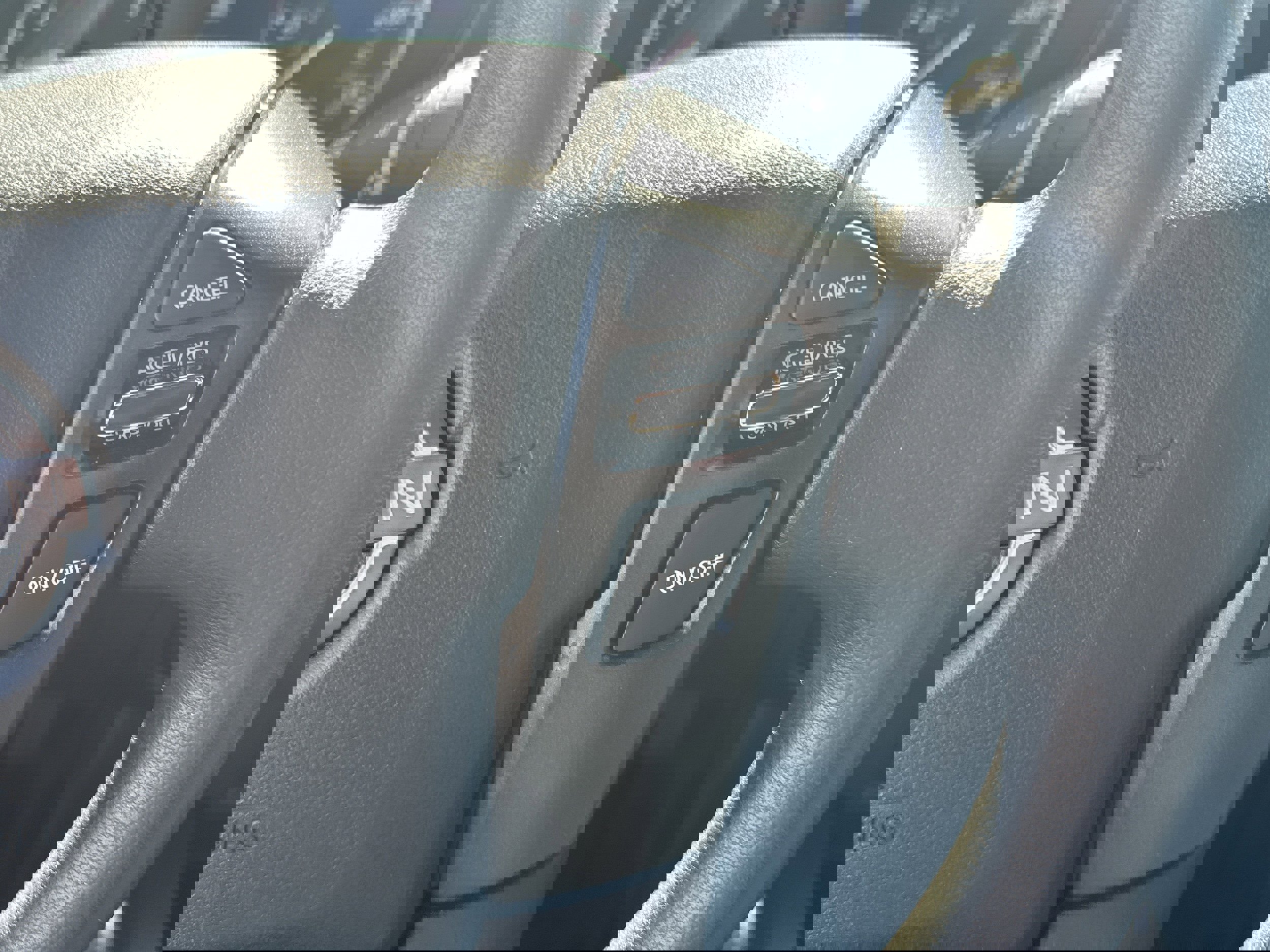 Used 2023 Nissan Frontier SV image 25