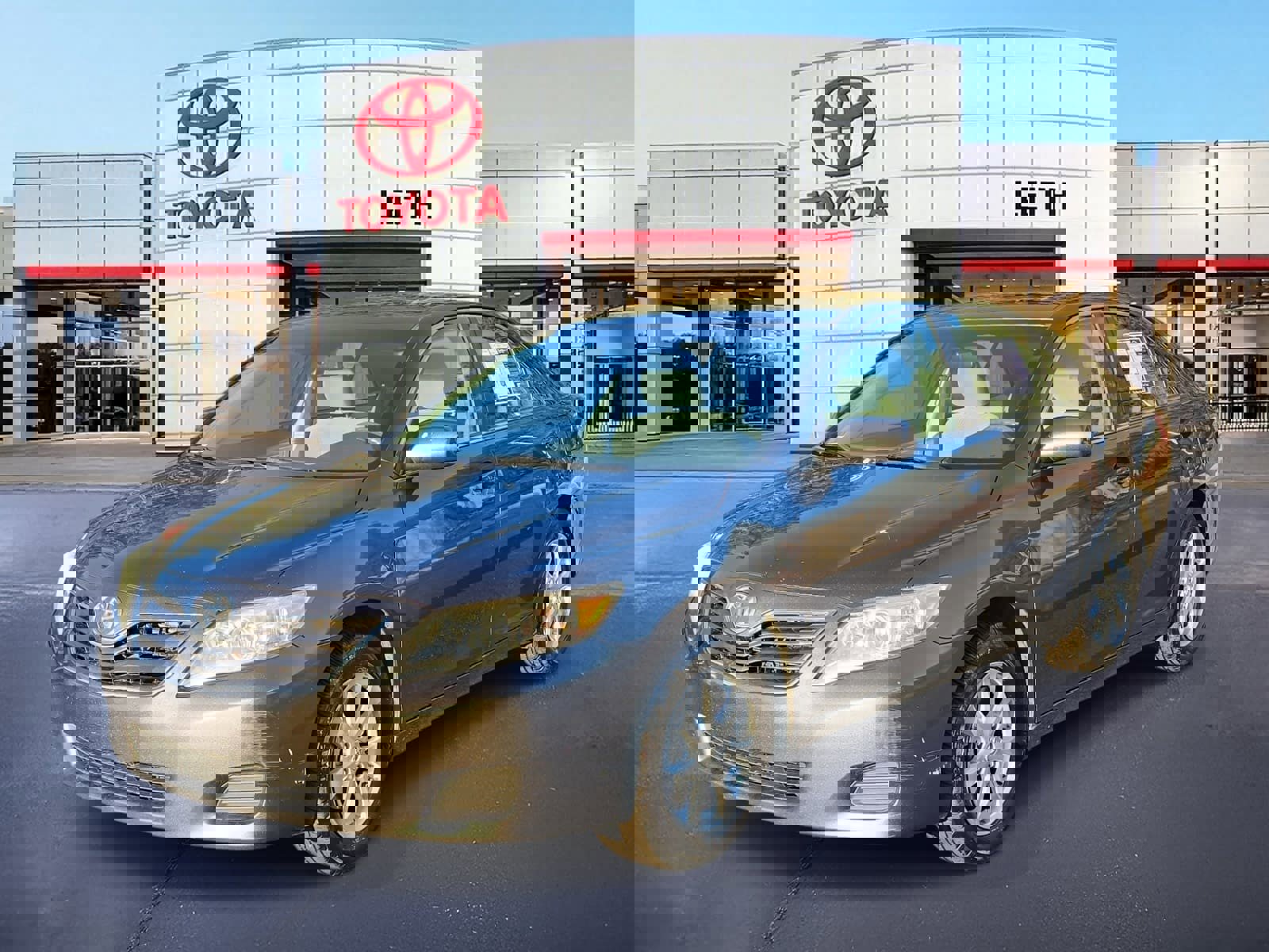 Used 2011 Toyota Camry LE