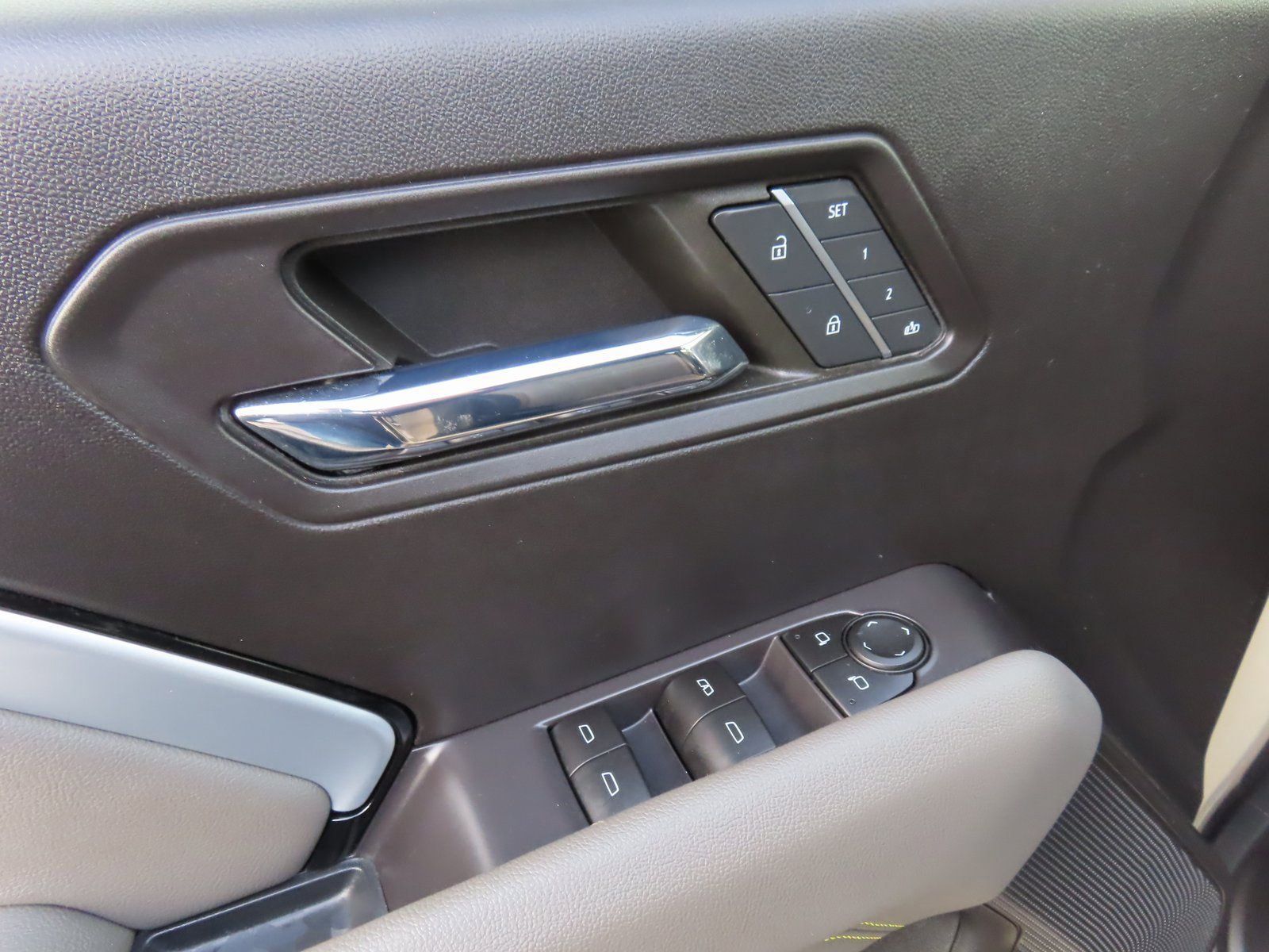 Used 2023 Chevrolet Colorado ZR2 w/ ZR2 Convenience Package III image 14