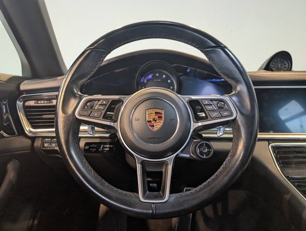 Used 2018 Porsche Panamera 4S image 17