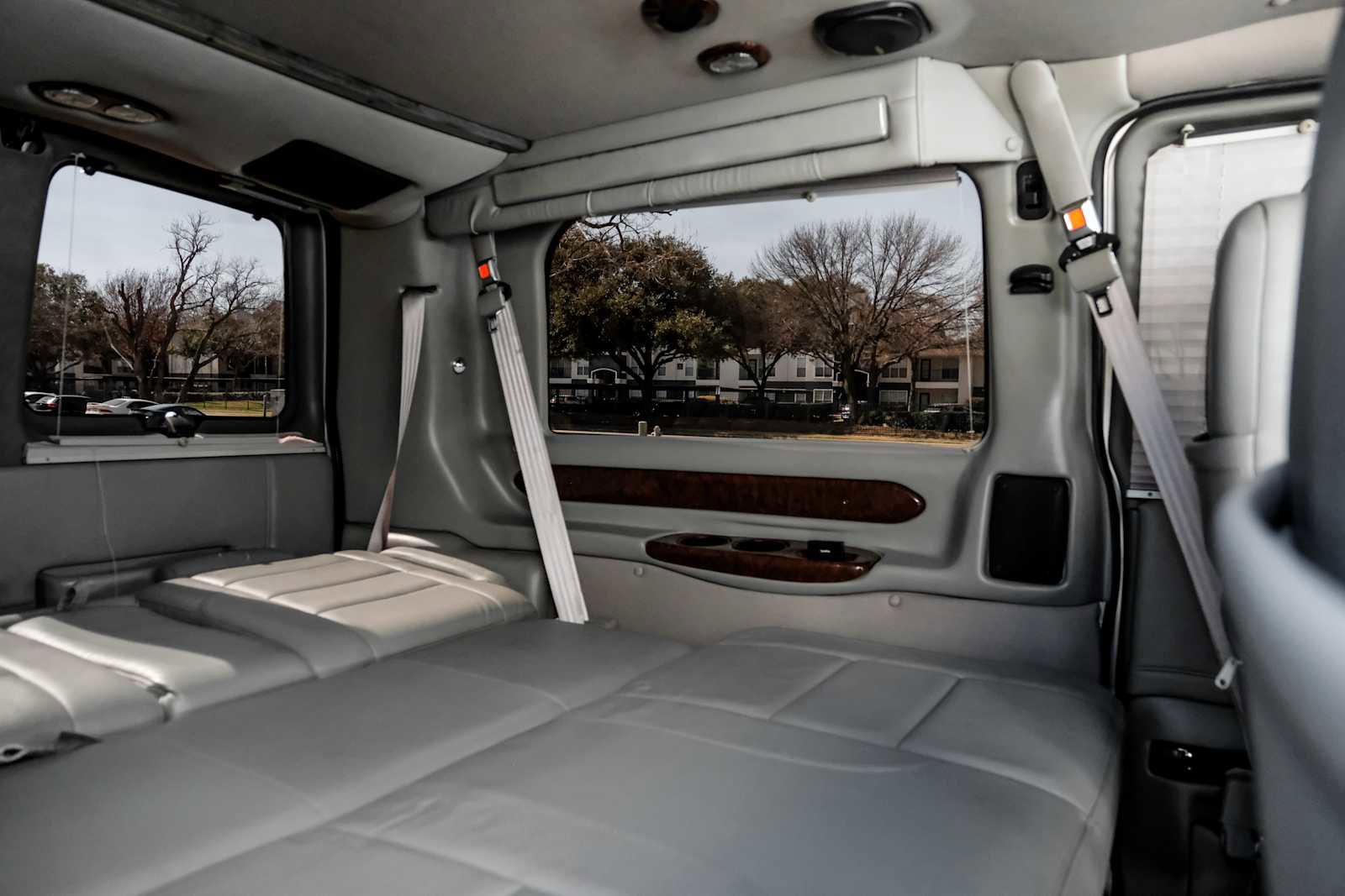 Used 2011 Chevrolet Express 1500 image 39