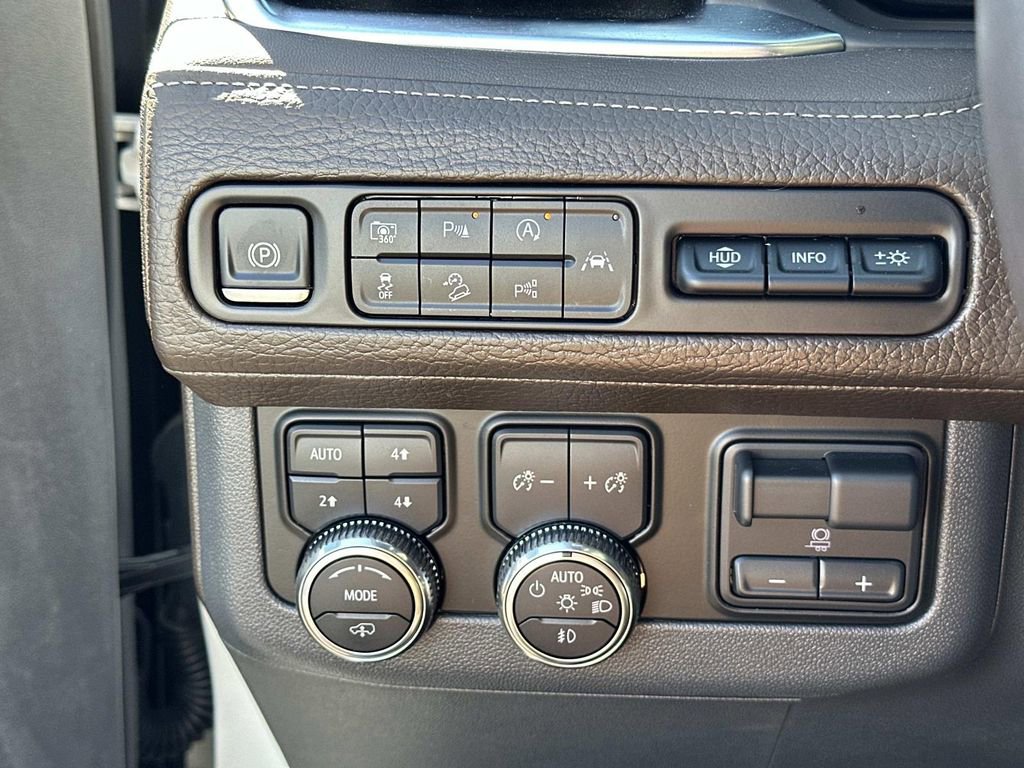 Used 2024 GMC Yukon XL Denali w/ Denali Reserve Package image 16