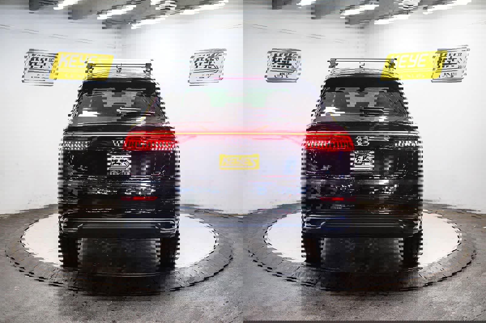 Used 2022 Audi Q8 Premium Plus image 3