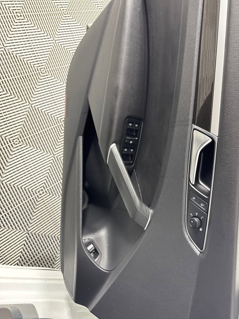 Used 2019 Volkswagen Passat 2.0T SE R-Line image 10