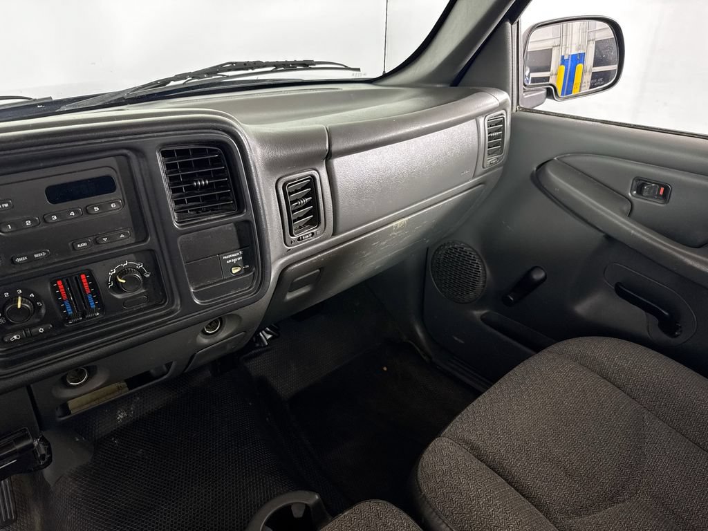 Used 2004 Chevrolet Silverado 2500 W/T RWD image 18