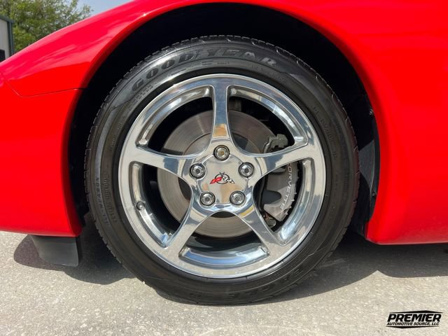 Used 2001 Chevrolet Corvette Coupe w/ Preferred Equipment Group2 image 47