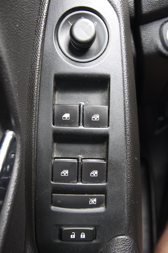 Used 2019 Chevrolet Trax LT AWD/4WD image 21