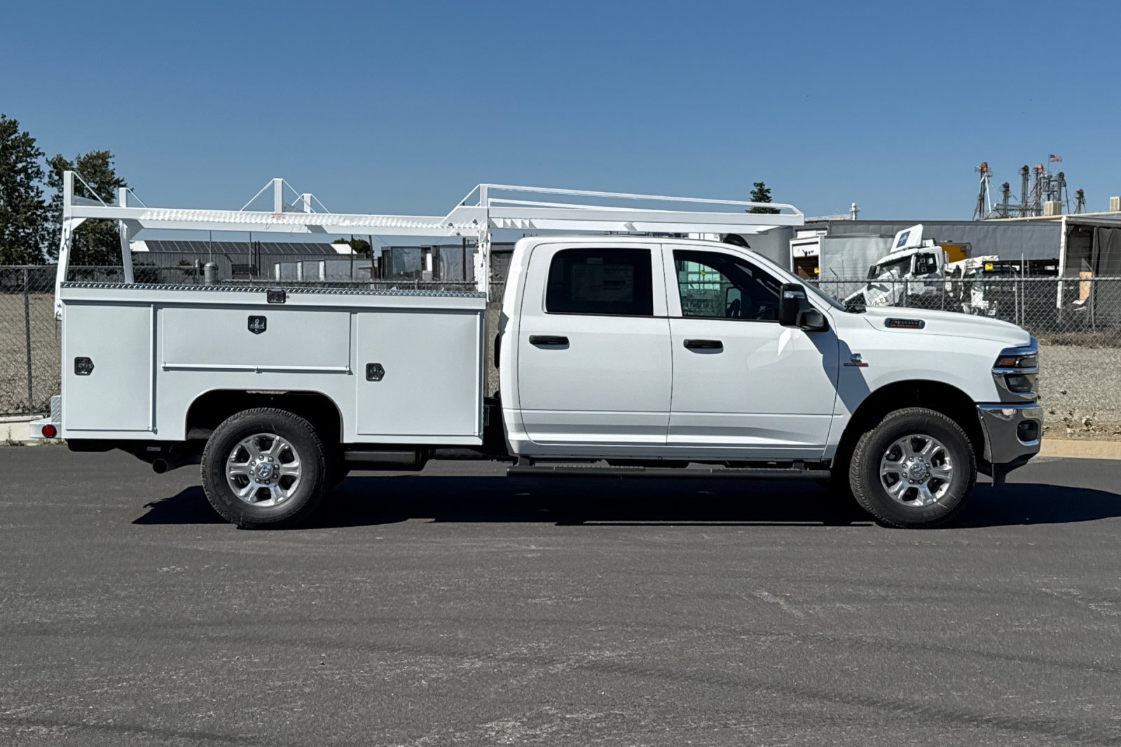 New 2026 RAM 3500 Tradesman w/ Chrome Appearance Group A AWD/4WD image 2