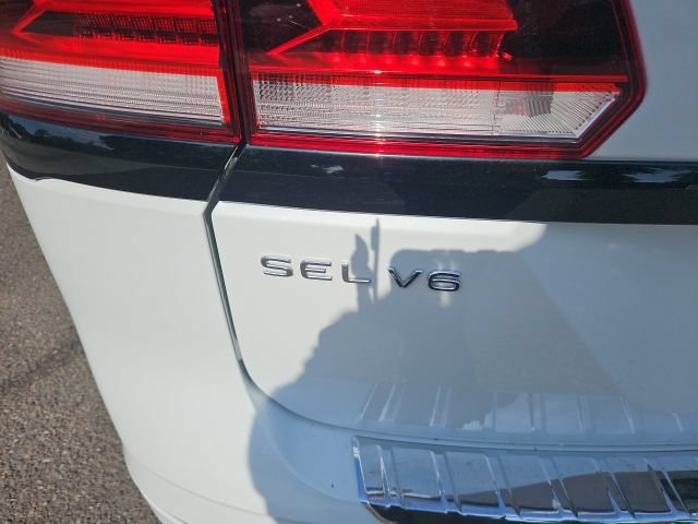 Used 2023 Volkswagen Atlas SEL R-Line AWD/4WD image 7