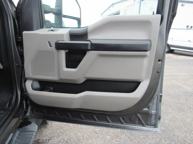 Used 2018 Ford F550 2WD Crew Cab Super Duty image 12