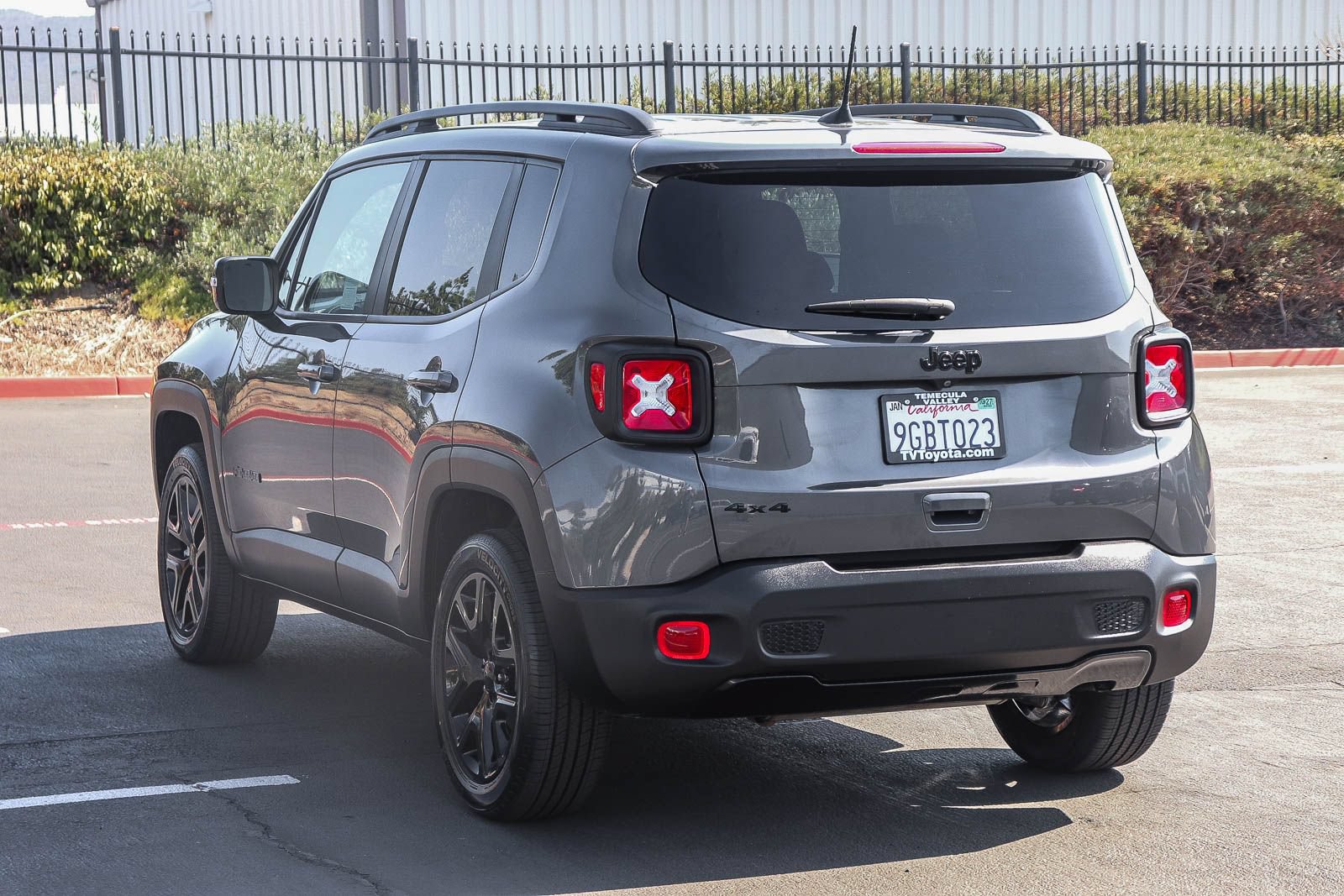 Used 2022 Jeep Renegade Altitude AWD/4WD image 5
