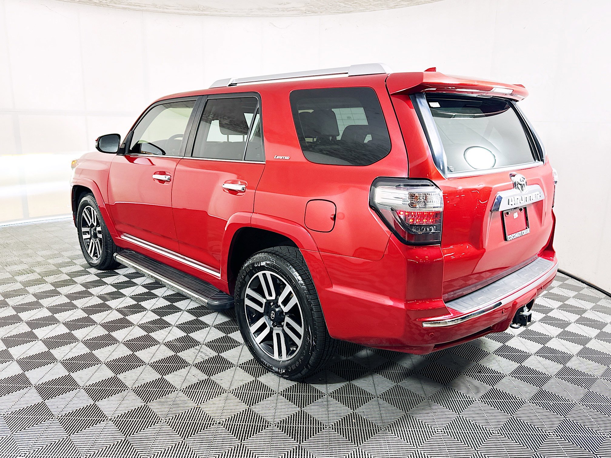 Used 2021 Toyota 4Runner Limited AWD/4WD image 5