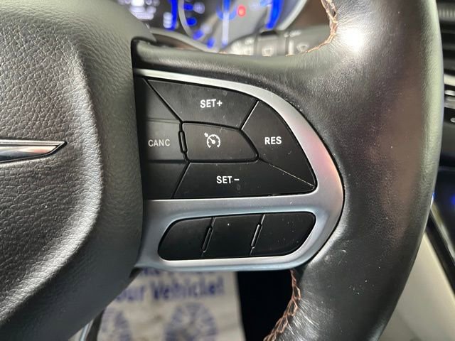 Used 2019 Chrysler Pacifica Touring-L image 21