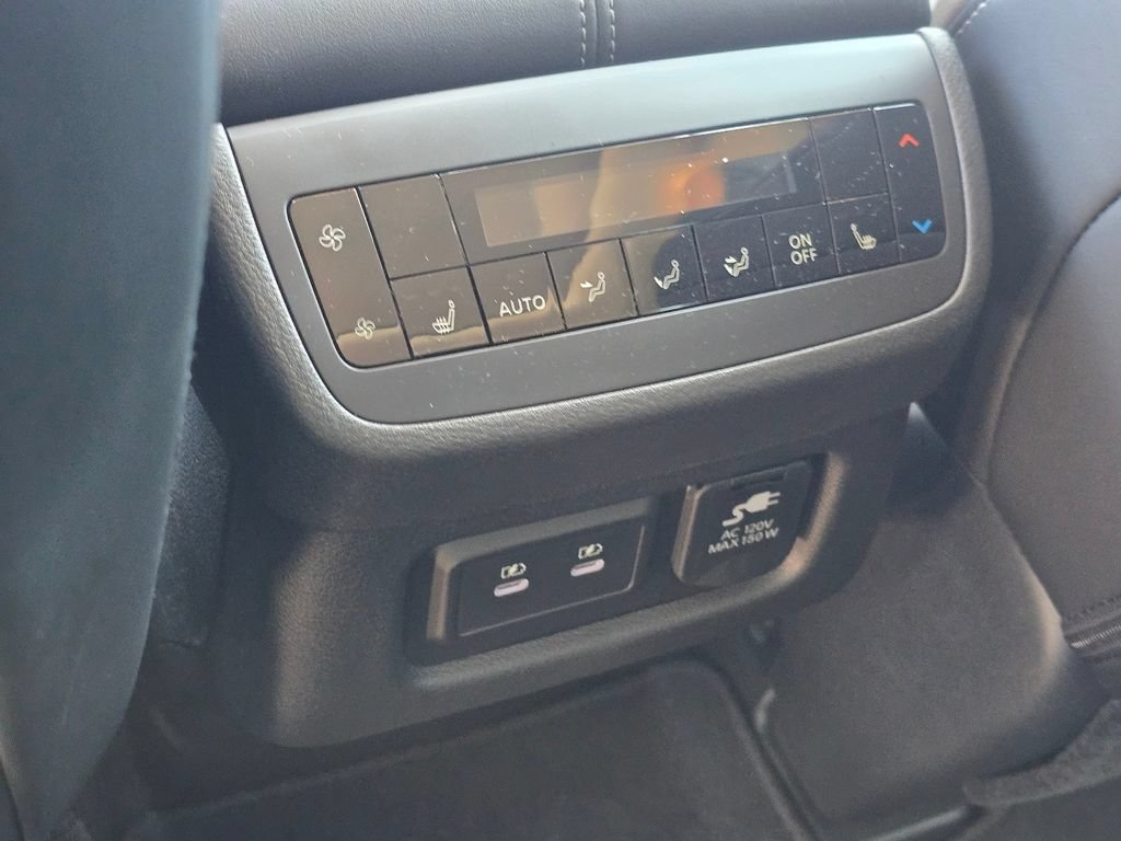Used 2026 Nissan Pathfinder Platinum w/ Cargo Package FWD image 17
