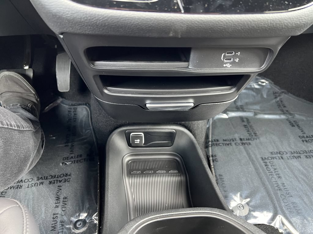 New 2026 Chrysler Pacifica Select FWD image 13