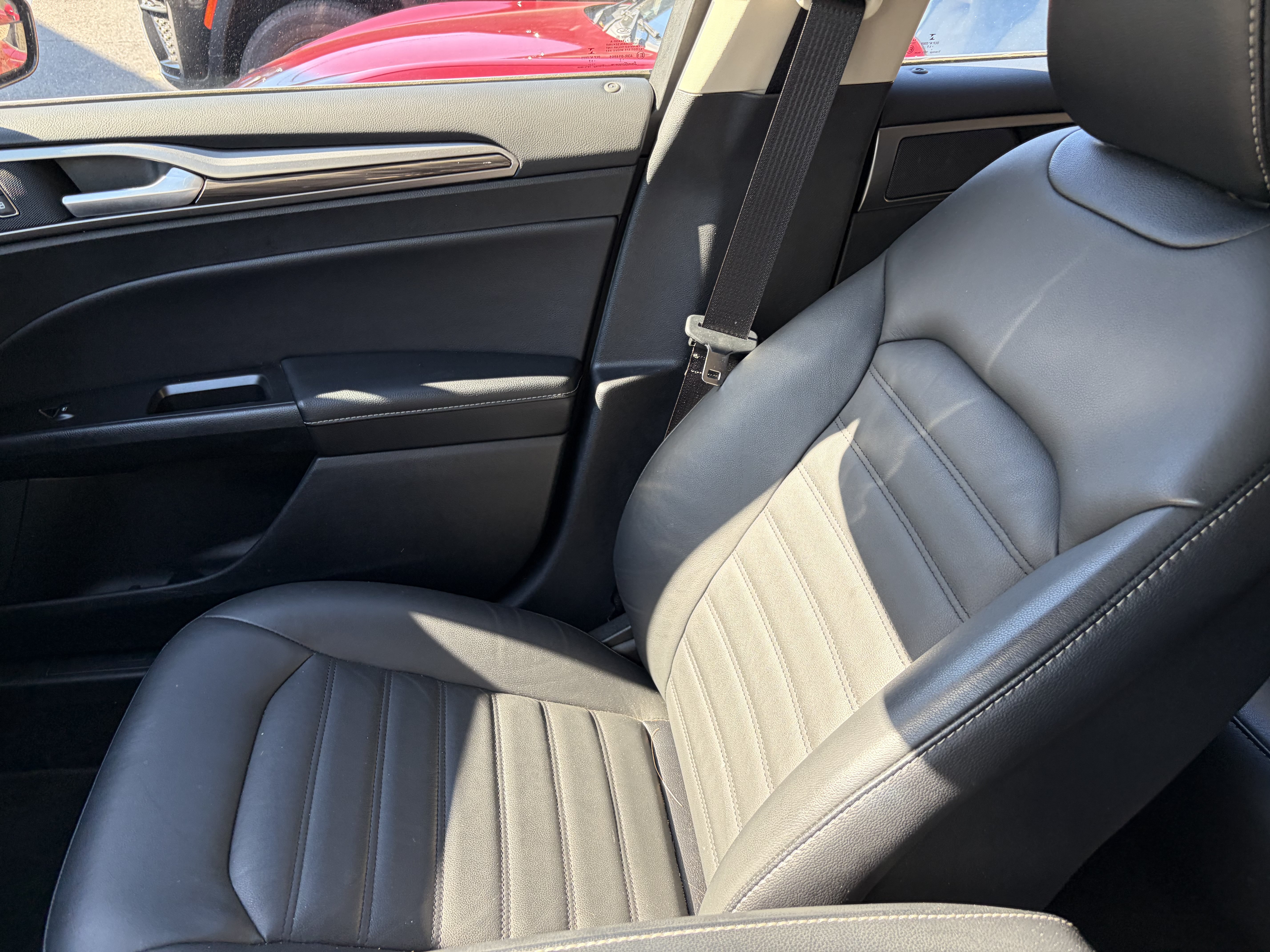 Used 2017 Ford Fusion SE w/ Fusion SE Technology Package AWD/4WD image 13