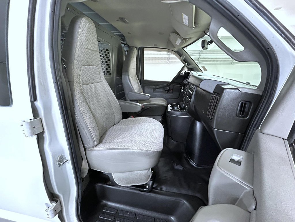 Used 2019 Chevrolet Express 2500 w/ Driver Convenience Package RWD image 15