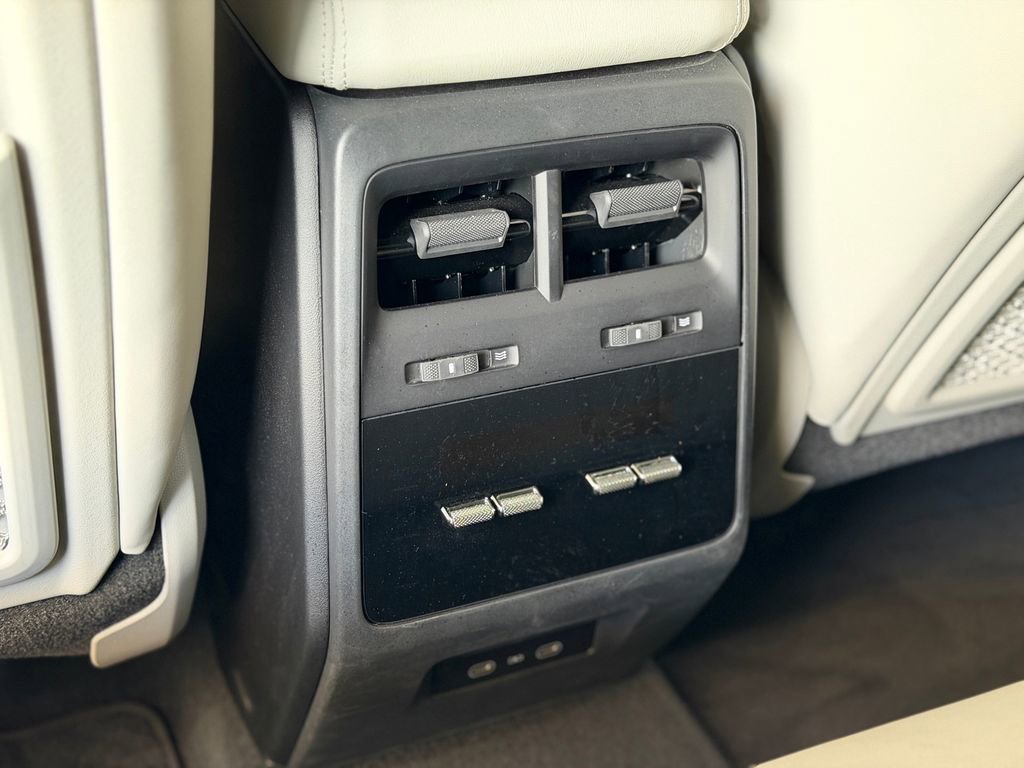 Certified 2024 Porsche Macan 4 Electric AWD/4WD image 31