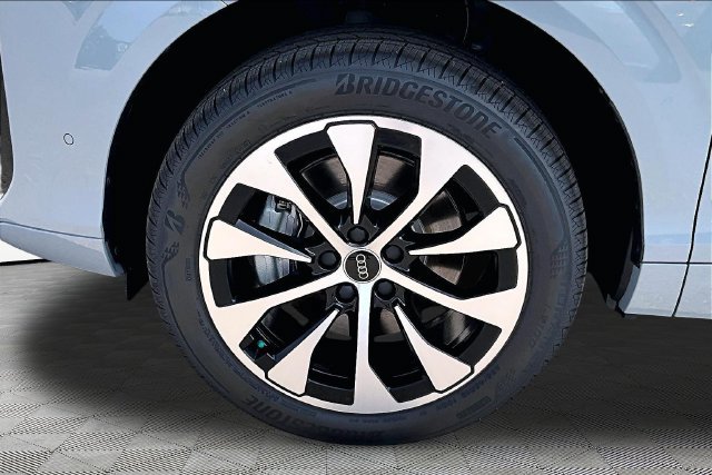 New 2026 Audi Q3 quattro 2.0T AWD/4WD image 8