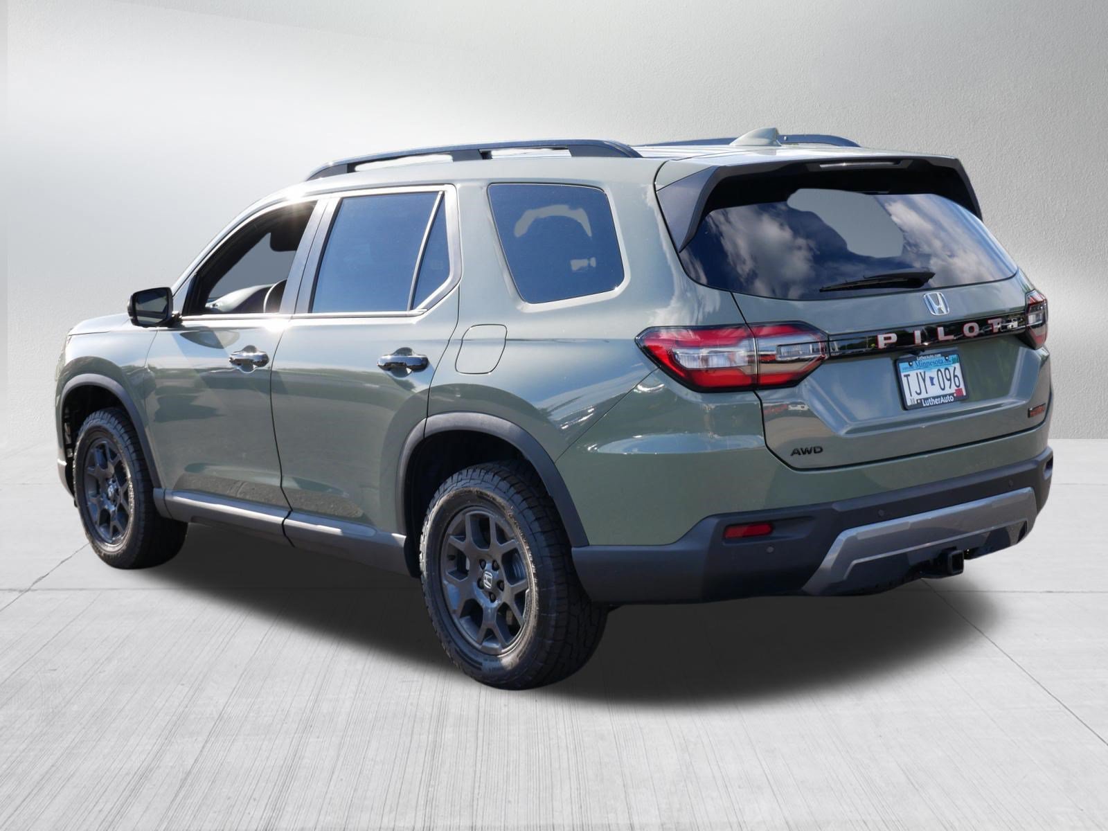 Certified 2026 Honda Pilot TrailSport image 5