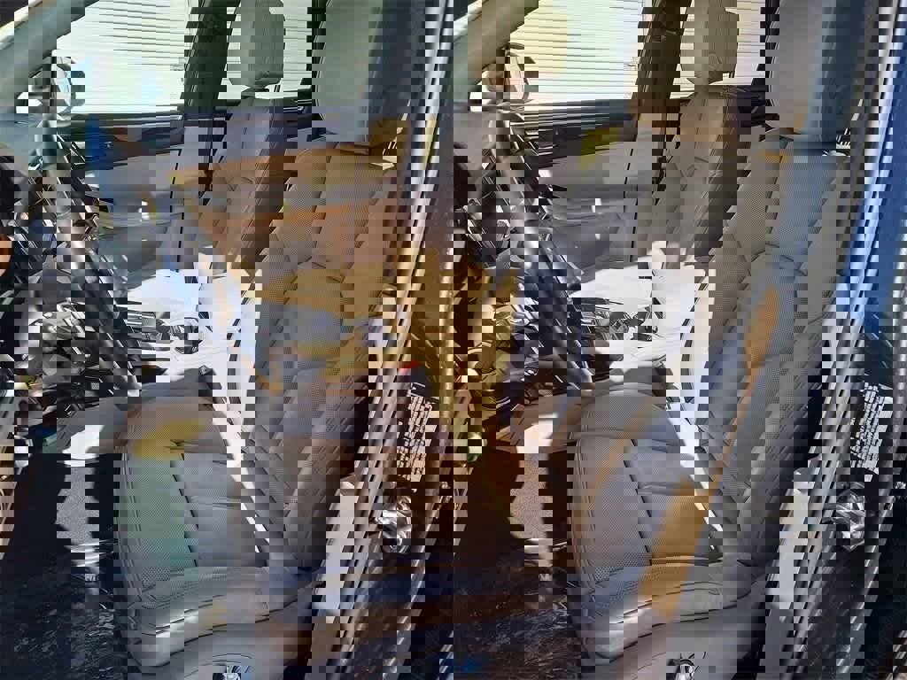 Certified 2024 Porsche Macan S image 5