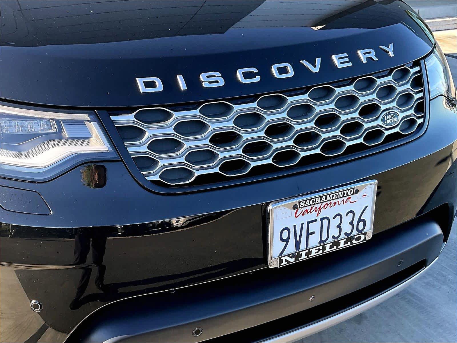 Used 2025 Land Rover Discovery S AWD/4WD image 32