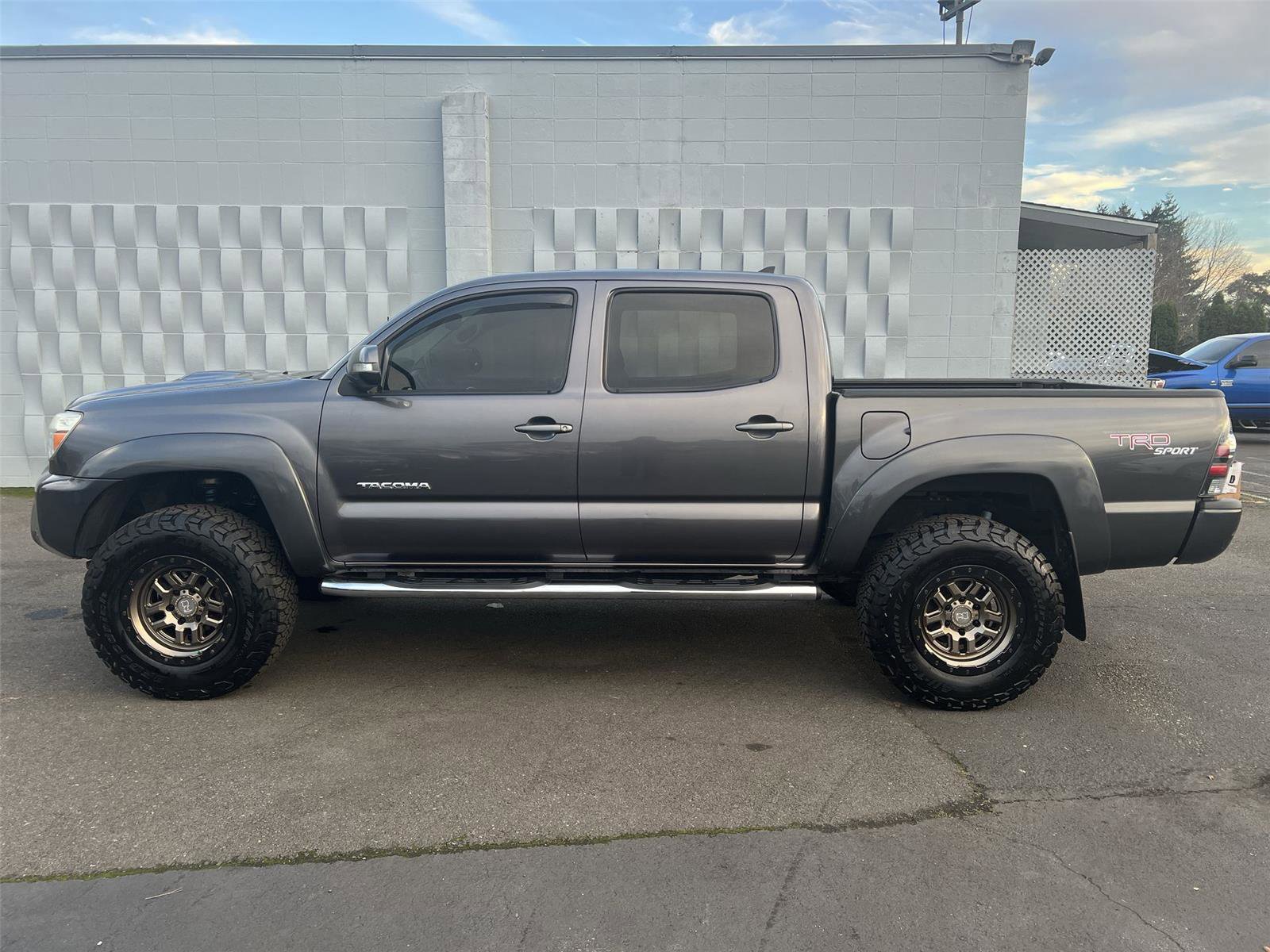 Used 2012 Toyota Tacoma 4x4 Double Cab image 4