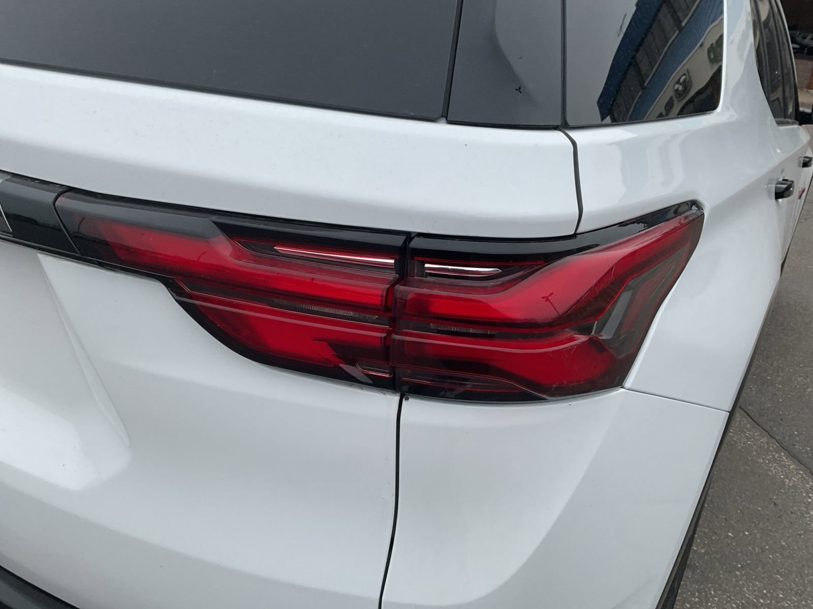 Used 2023 Chevrolet Traverse Premier w/ Redline Edition image 31