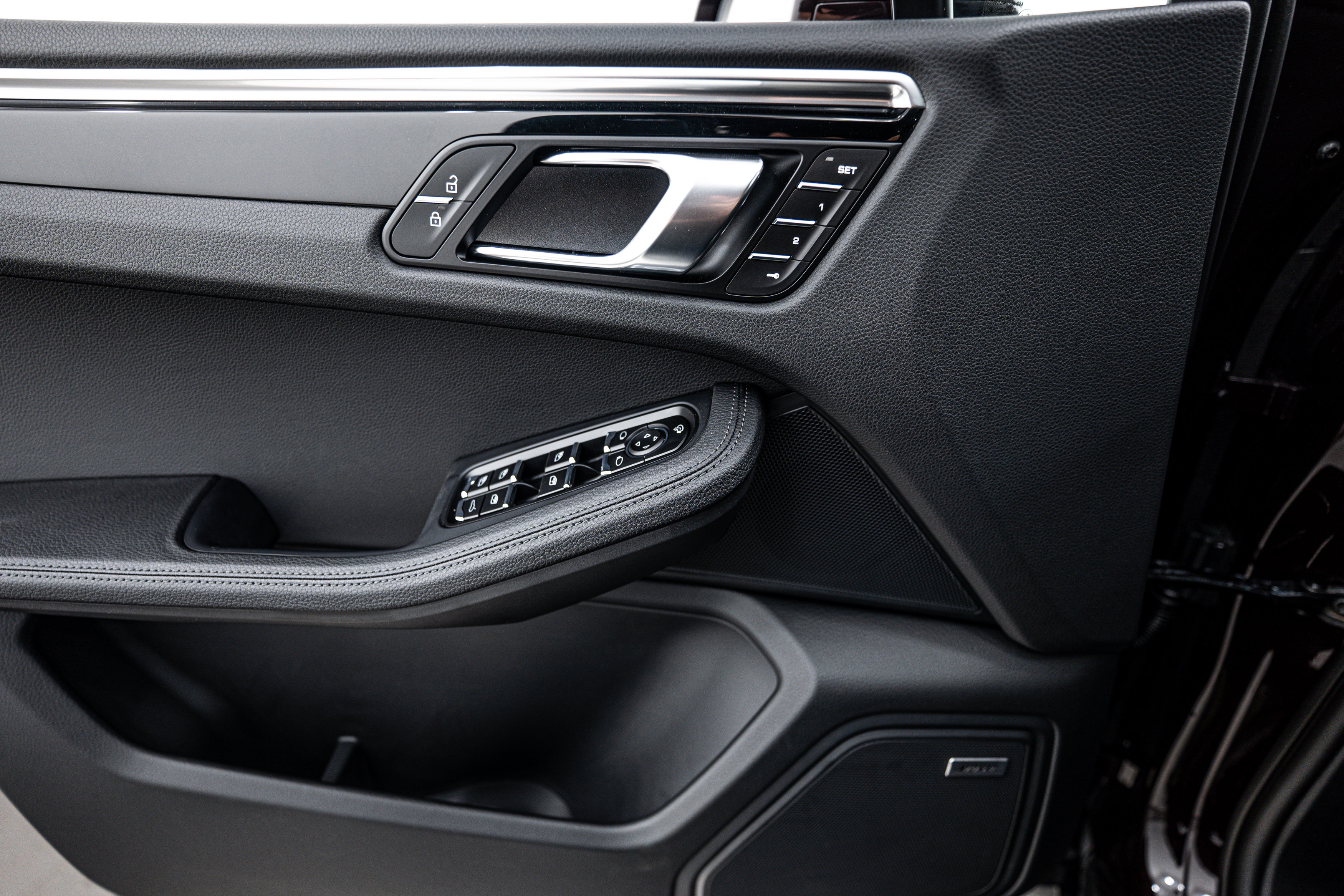 New 2025 Porsche Macan image 17