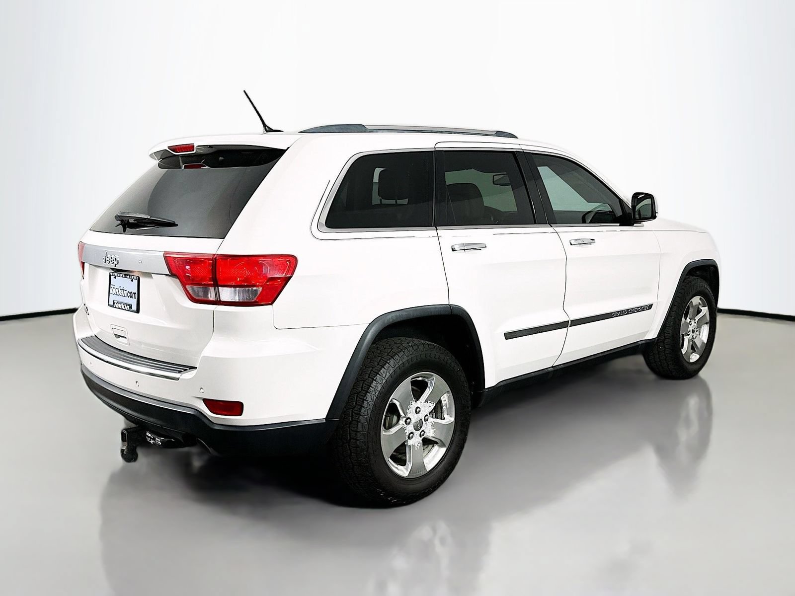 Used 2011 Jeep Grand Cherokee Limited w/ Trailer Tow Group AWD/4WD image 8