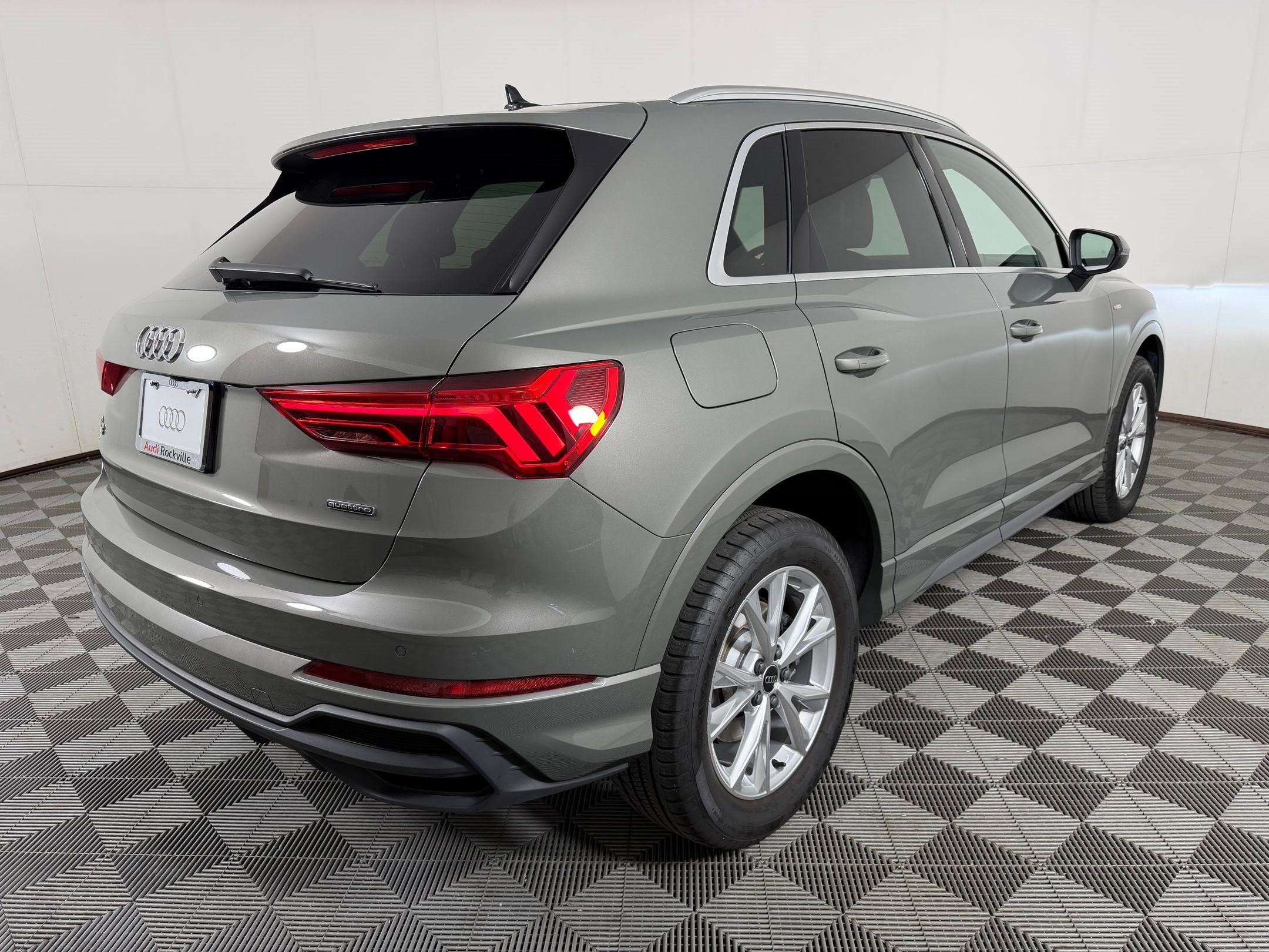 Certified 2023 Audi Q3 2.0T Premium Plus w/ Premium Plus Package AWD/4WD image 9