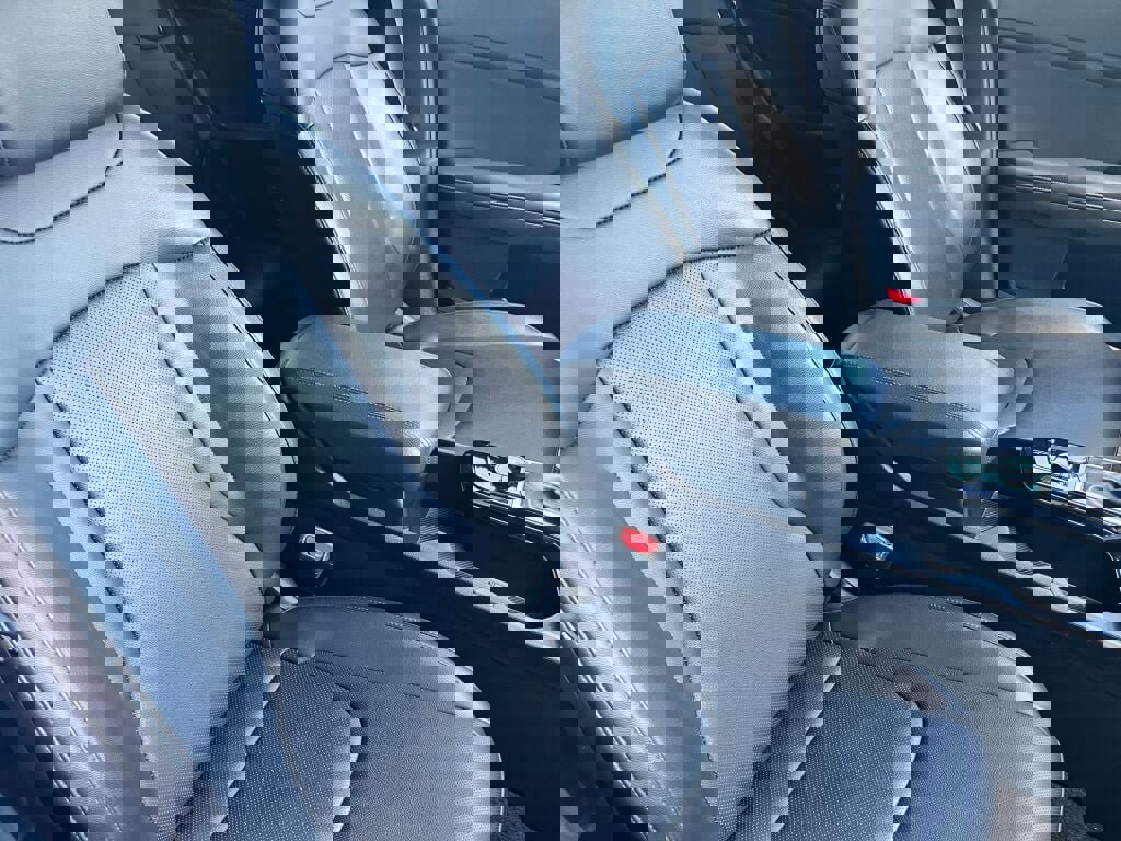 Used 2024 Kia Sportage EX FWD image 31