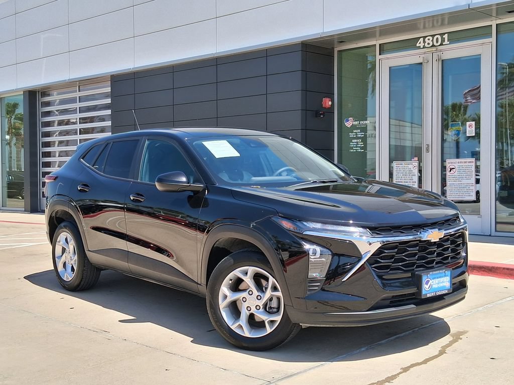 Used 2025 Chevrolet Trax LS w/ LS Convenience Package