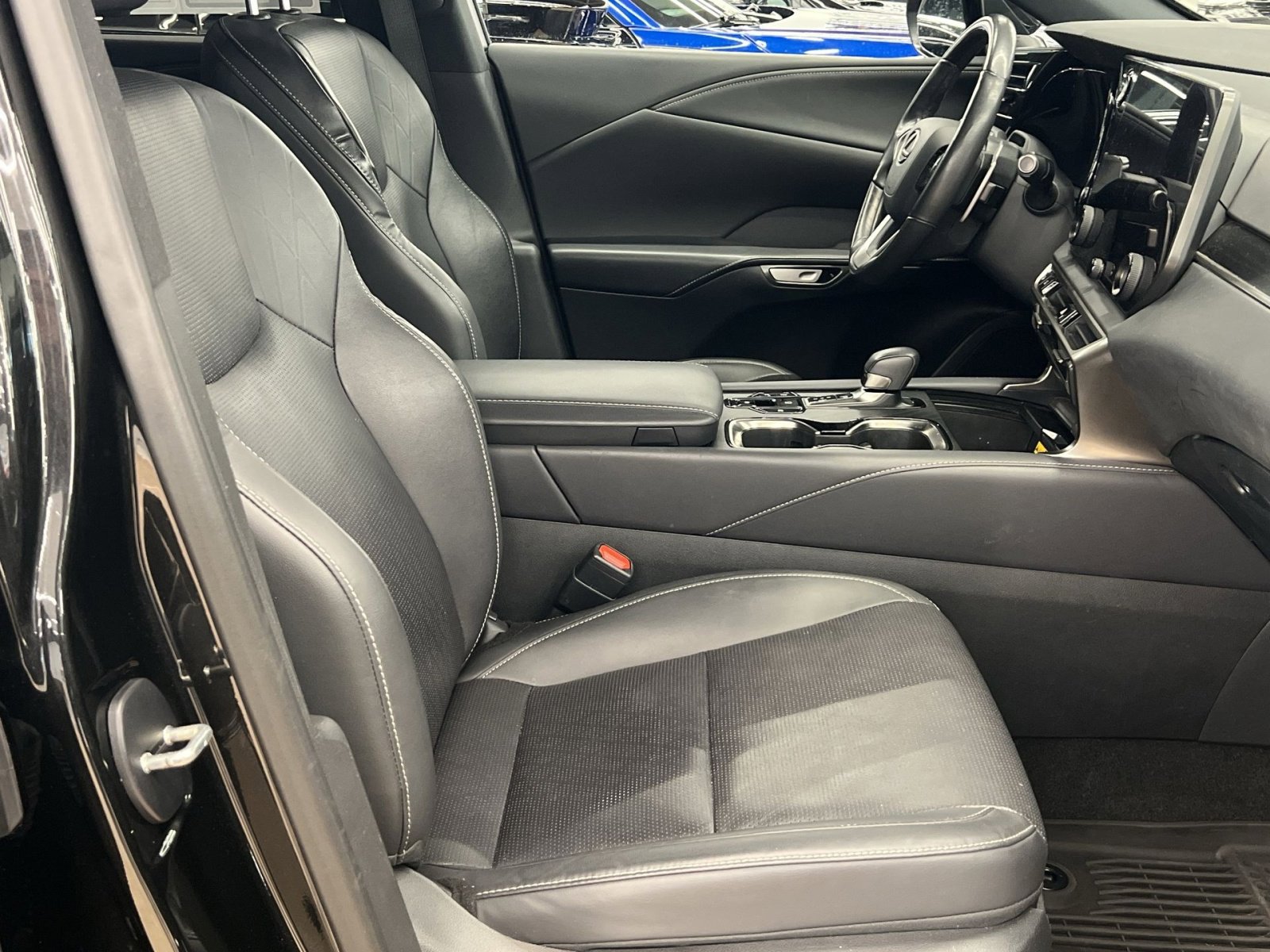 Used 2023 Lexus RX 350 w/ Accessory Package (Z1) AWD/4WD image 24
