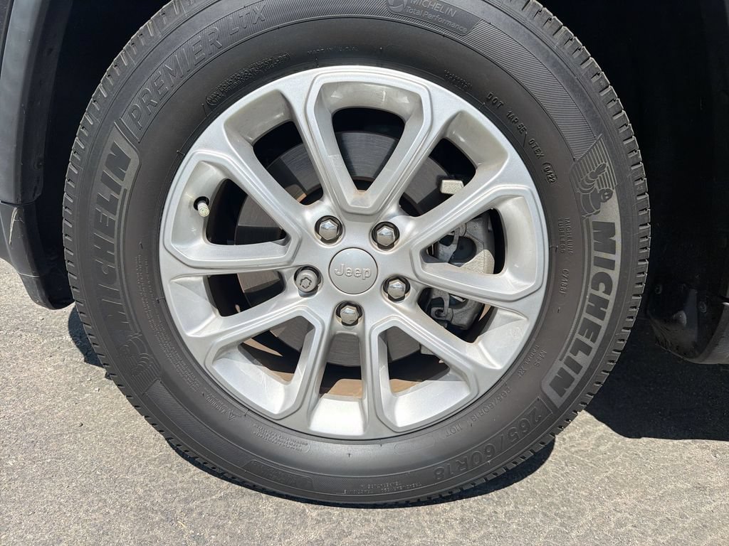 Used 2021 Jeep Grand Cherokee Laredo RWD image 17