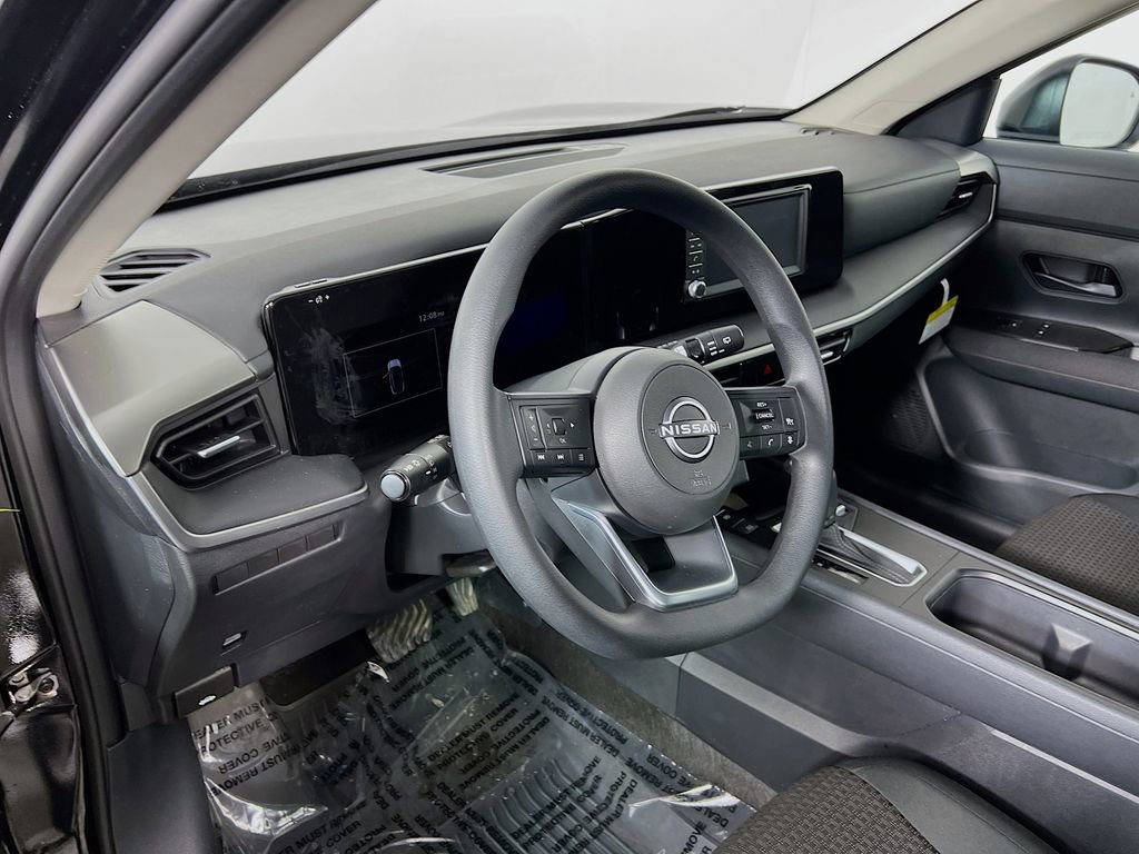 Used 2025 Nissan Kicks S image 8