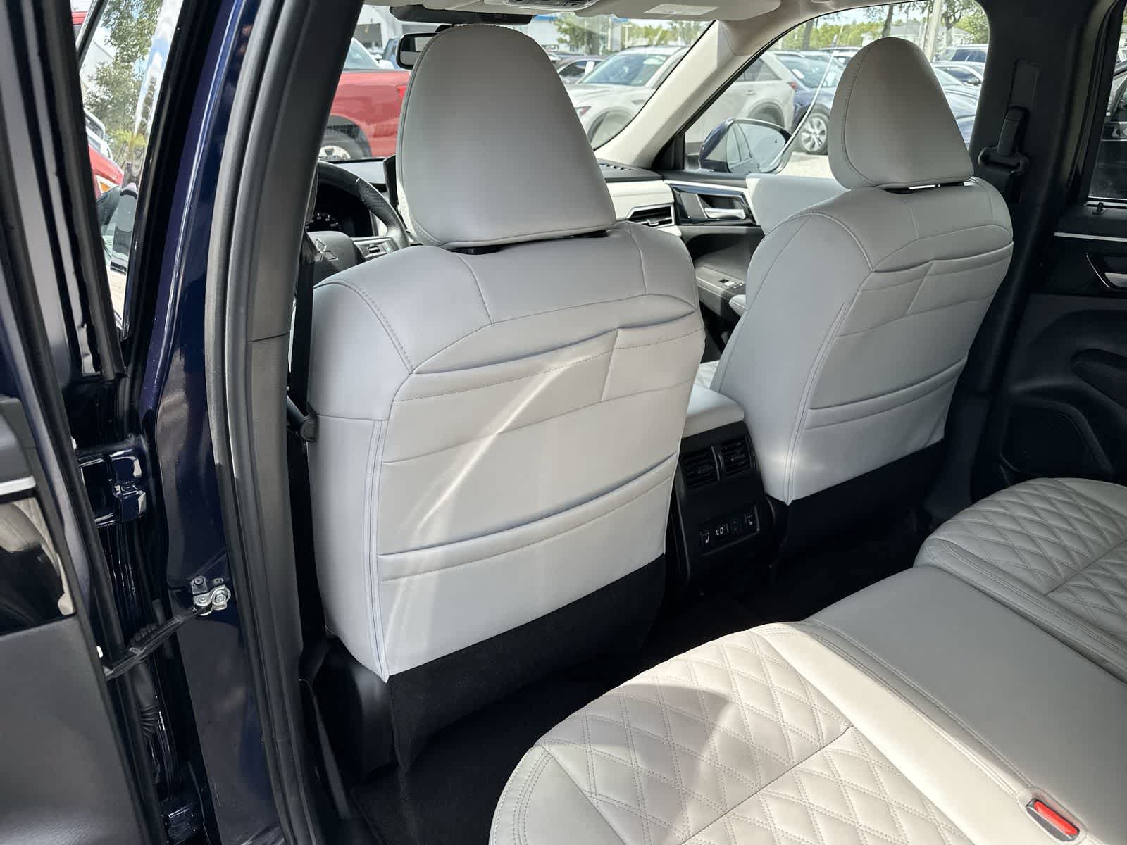 Used 2024 Mitsubishi Outlander SEL FWD image 17