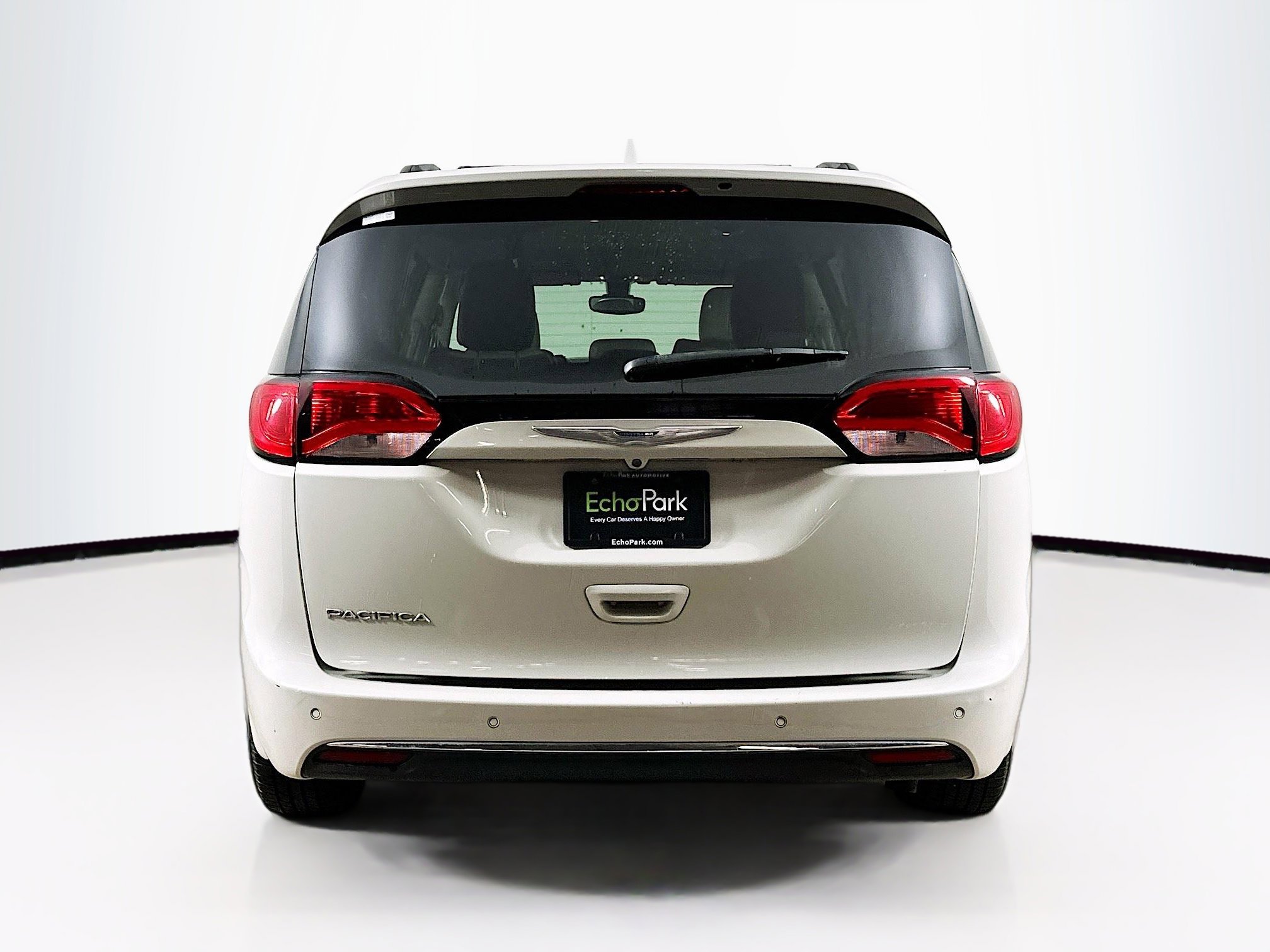 Used 2017 Chrysler Pacifica Touring-L w/ Tire & Wheel Group image 7