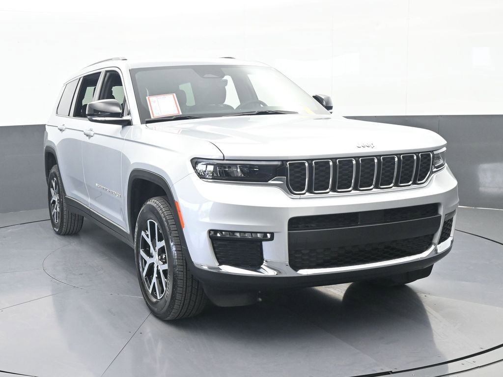 Used 2025 Jeep Grand Cherokee L Limited image 9