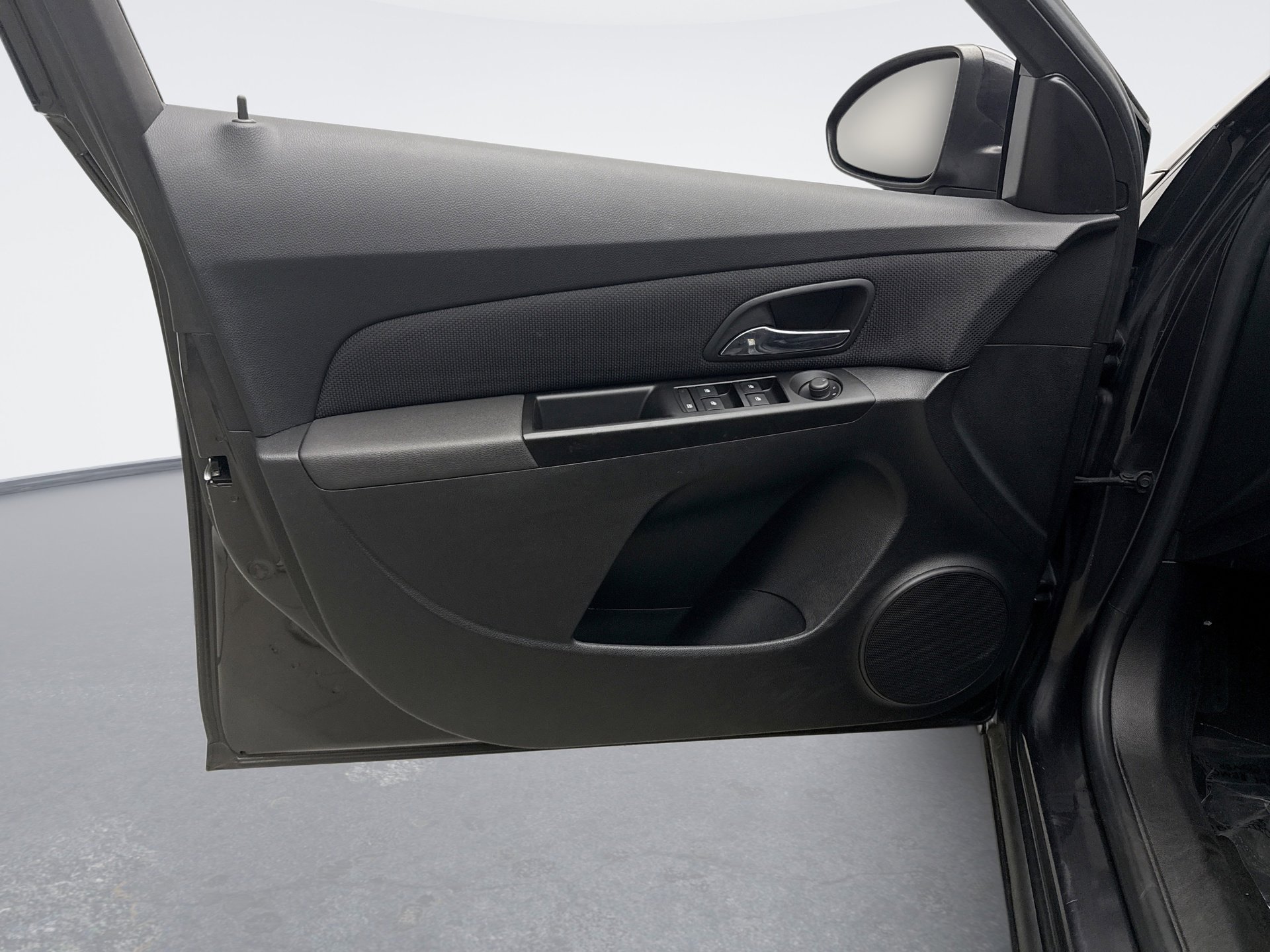 Used 2014 Chevrolet Cruze LT image 9