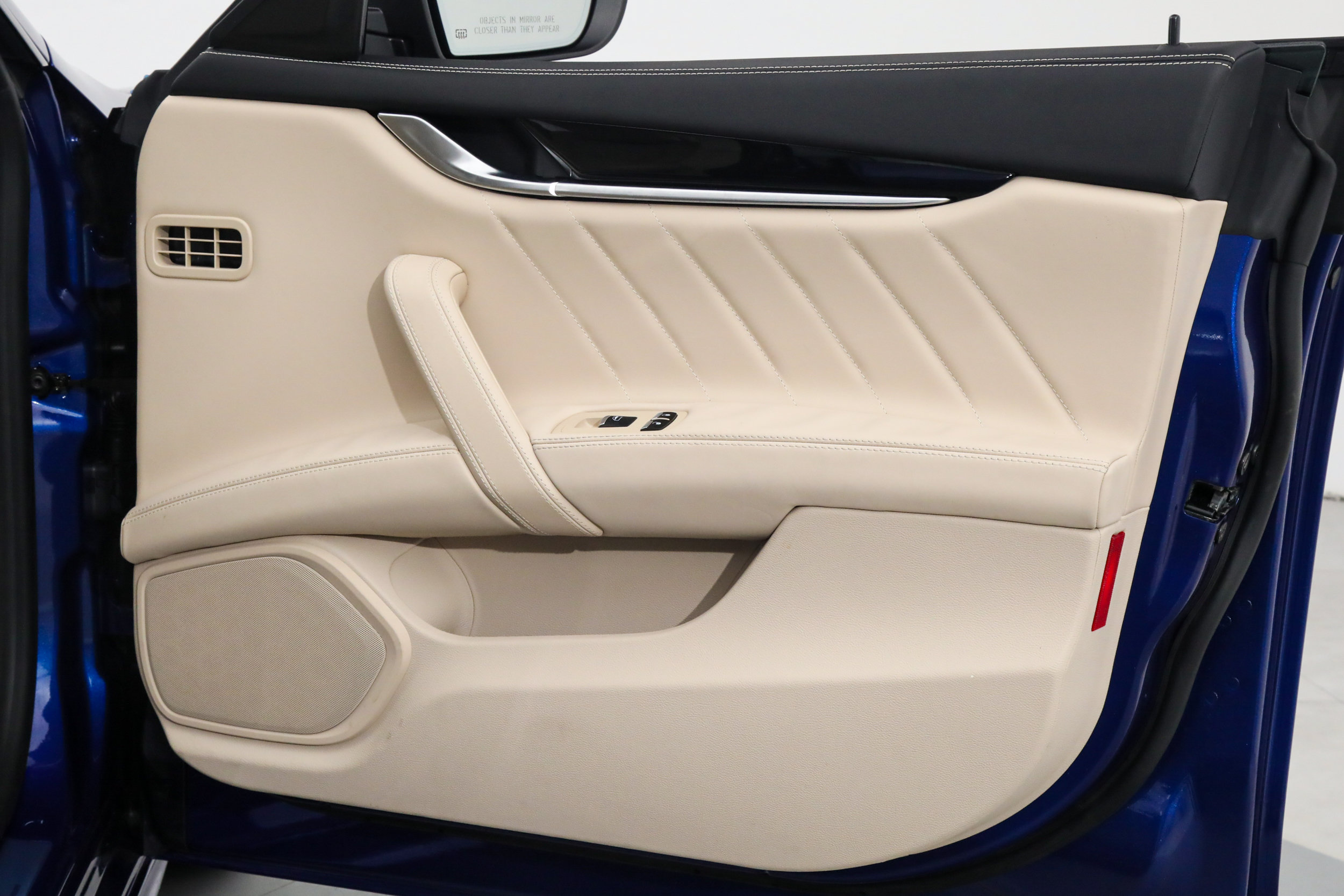 Certified 2023 Maserati Ghibli Modena RWD image 9