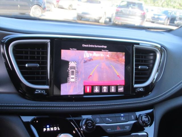 New 2026 Chrysler Pacifica Select FWD image 23