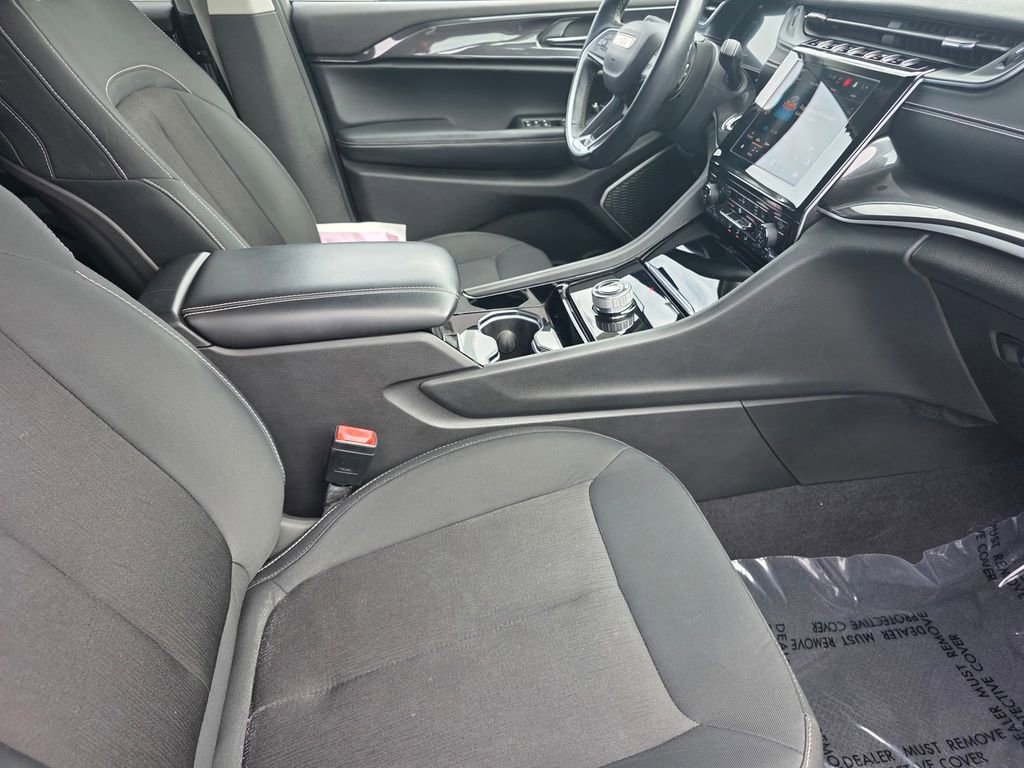 Used 2022 Jeep Grand Cherokee L Laredo w/ Luxury Tech Group I image 24