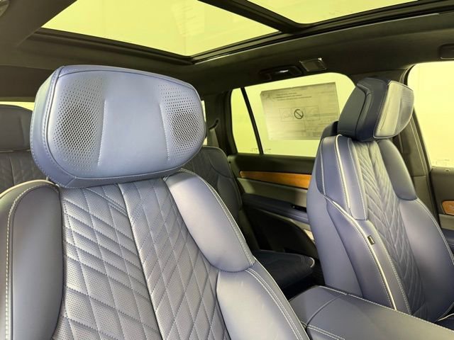 New 2026 Cadillac Vistiq Premium Luxury image 33