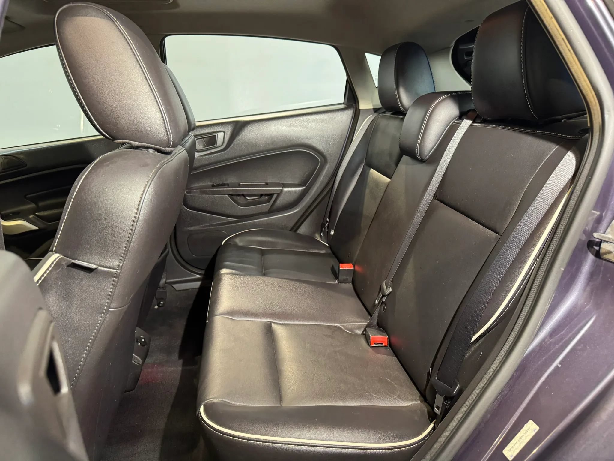 Used 2012 Ford Fiesta SES FWD image 25