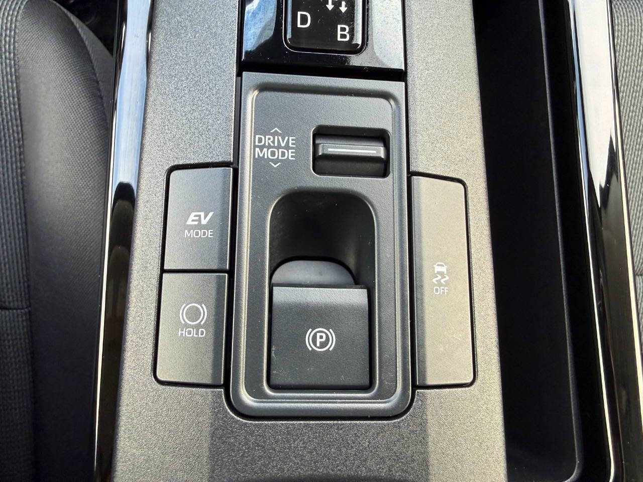 Used 2024 Toyota Prius LE image 44